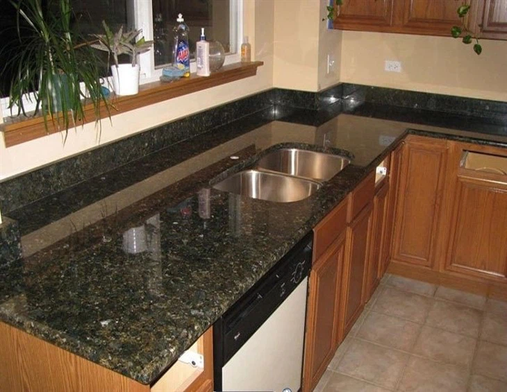 Green-Yellow-Gold-Ubatuba-Granite-Kitchentops-Countertops-for-Bathroom-Vanity-Tops.webp (2)(001)