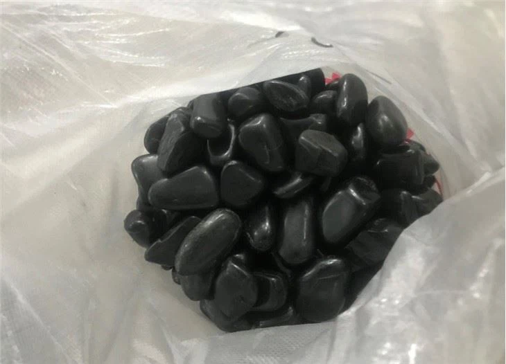black polished pebbles bulk